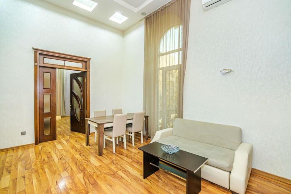 City Center Apartment Баку Экстерьер фото